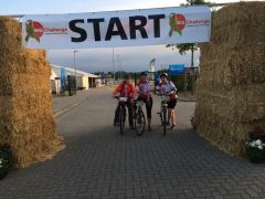 Britta, Simone und Melanie kurz vorm Start zur 1. Runde
© IGS